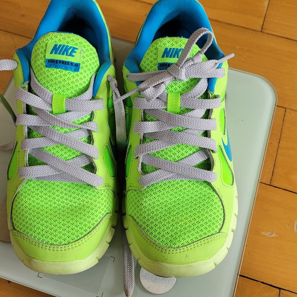 Kids Nike sneakers size 3Y